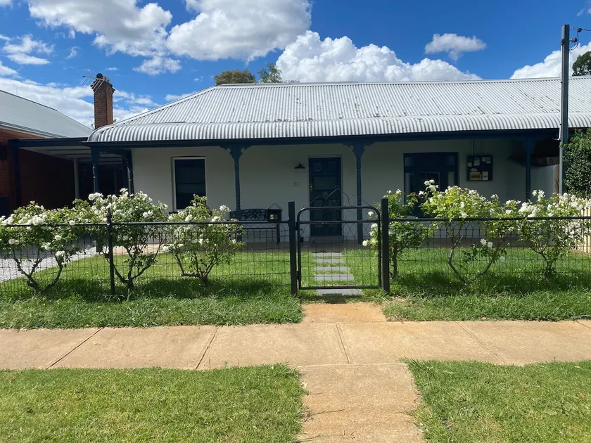 Deni Place - Image 1