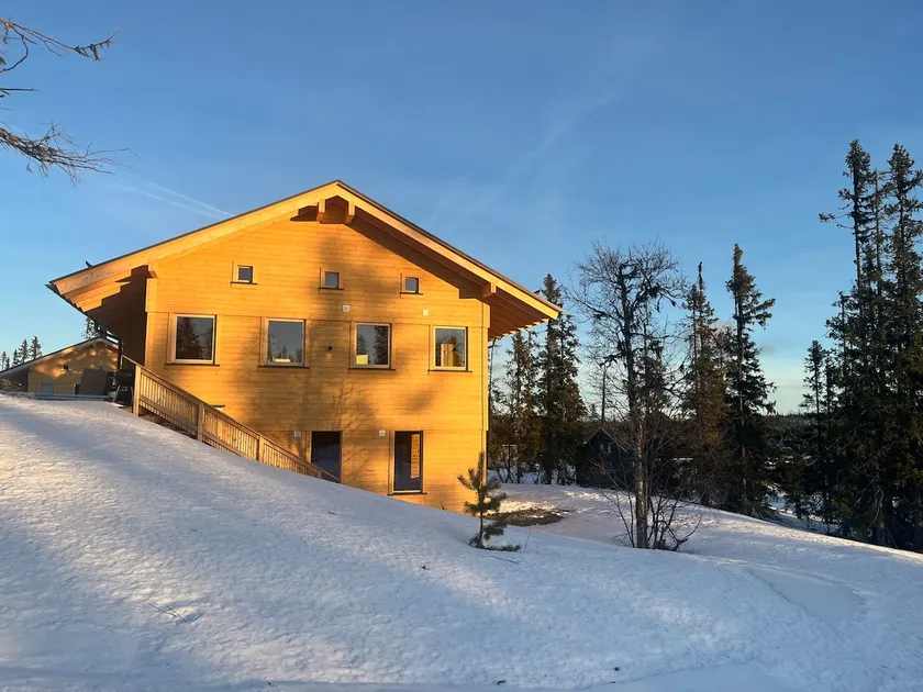 Ski accommodation, cross-country & downhill - Image 1