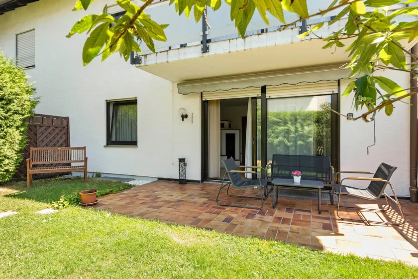 KMS Homes - Garden - NETFLIX - Modern - Image 1