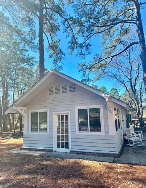 Windsor Pond Cottage - Image 1