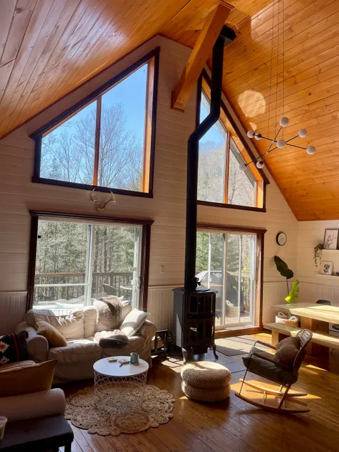 Le Refuge des Cèdres, access to the lake and hot tub - Image 1