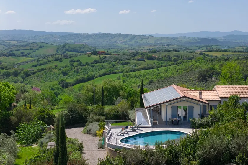 Elegant Tuscan villa - Image 1