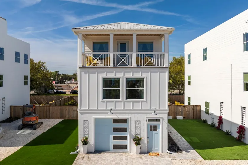 Modern 4/3 Retreat | Pool & Intracoastal Views - Image 1