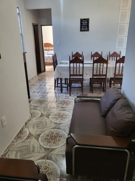 Apt, garage, great location - Image 1