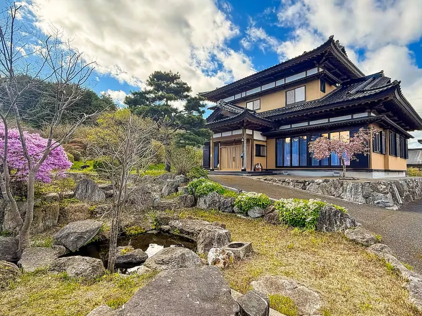 Private Zen Villa Near Hachinohe | King Bed - Image 1