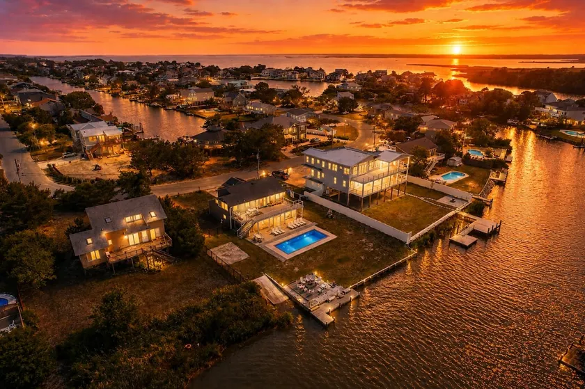 NEW! Boat Ramp, Dock, Pool, Hot Tub, Waterfront - Image 1