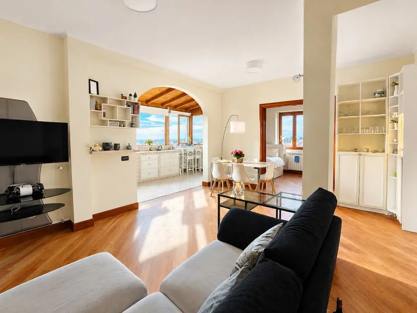 Bright and cozy penthouse - Image 1
