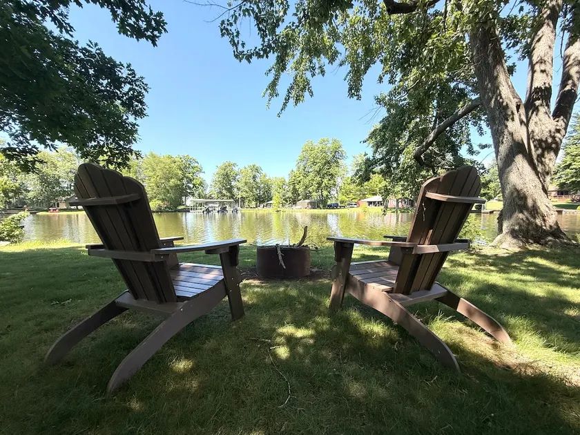Borah Lakefront Bunkhouse - Image 1
