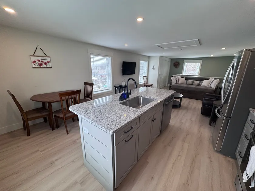 Seacoast Apartment - Image 1