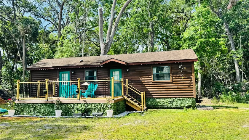 Peaceful Fort Wilderness Cabin - Image 1