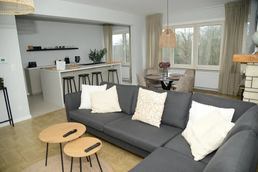 New central apartment - Image 1