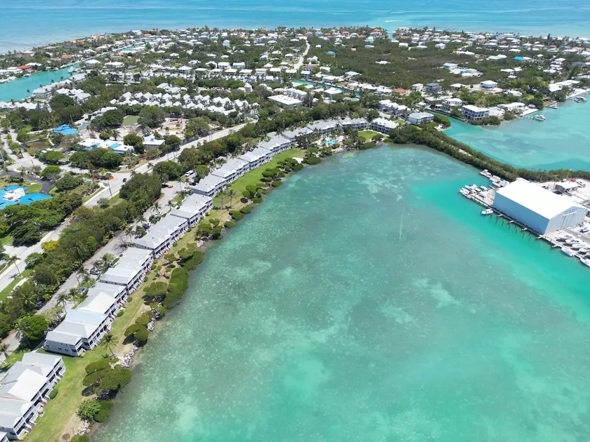 Crystal Waters - Free Kayaks 2/2.5 Coastal Villa - Image 1