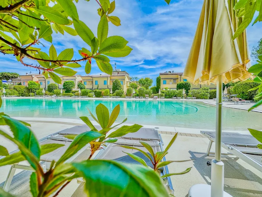Oasis with swimming pool - Relax at the Lido di Jesolo - Image 1