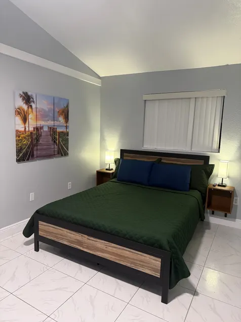 Modern Oak Guest Suite - Image 1