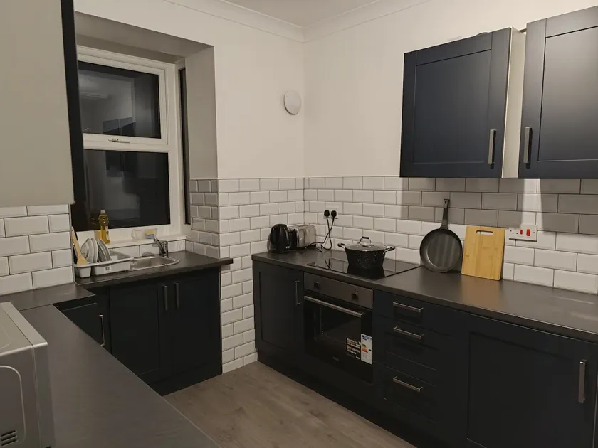 The Ivy: 3 Bed Cosy home for work or leisure! - Image 1