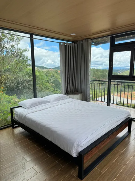 Tuyen Chien Home 2B View hunting clouds watching streams & forests - Image 1