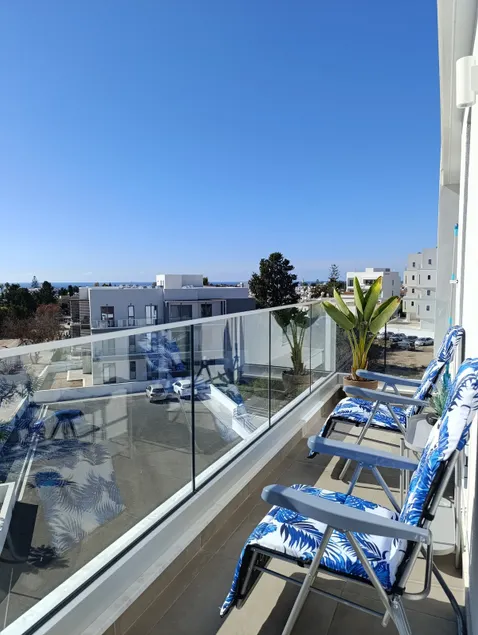 Blue Oasis Apartment - Image 1