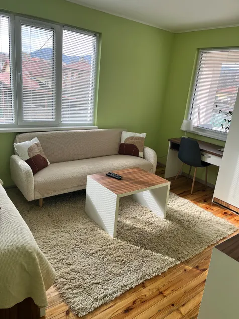 Cozy floor of a house with terrace and garden - Image 1