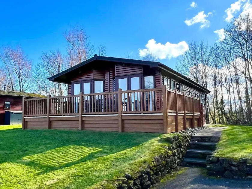 Lodge Retreat 9 - Haggerston - Image 1