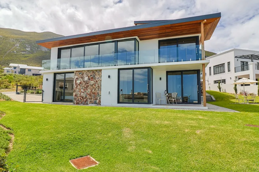 The View, Apartment, with magnificent sea view - Image 1