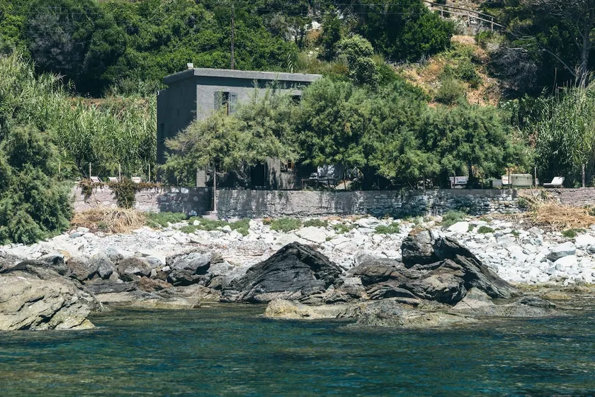 At Casa di U Scogliu. House with your feet in the water. - Image 1