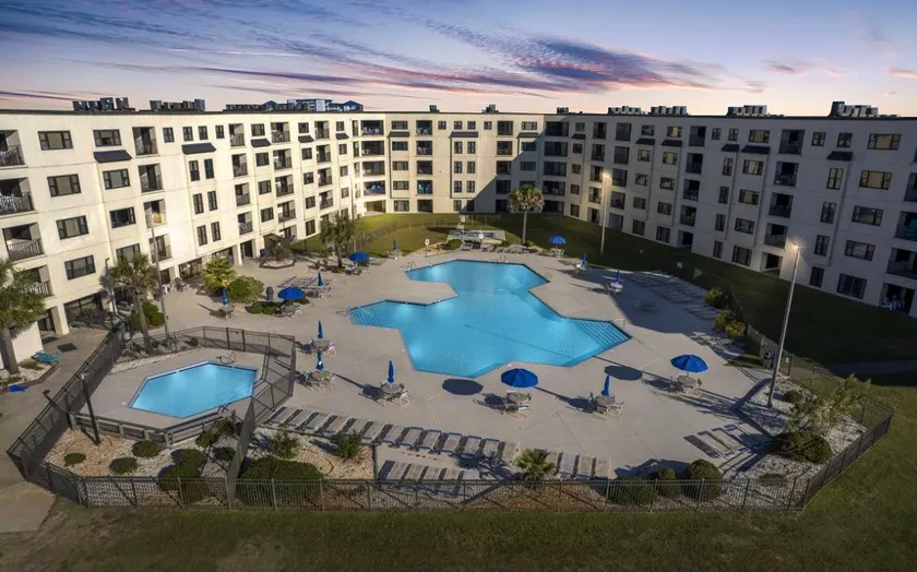 Summer Winds B-135, Oceanfront Condo in Indian Beach, NC! - Image 1