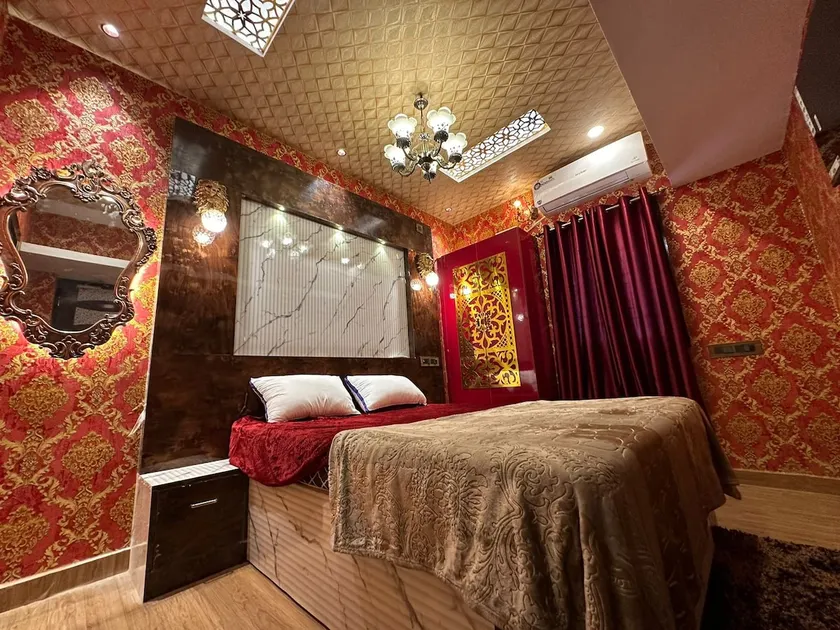Royal Eden Kingdom Luxury Home - Image 1