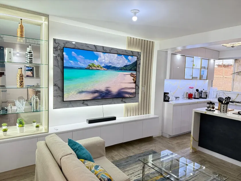 Modern Comfort - Perfect Blend of Luxury and Peace - Image 1