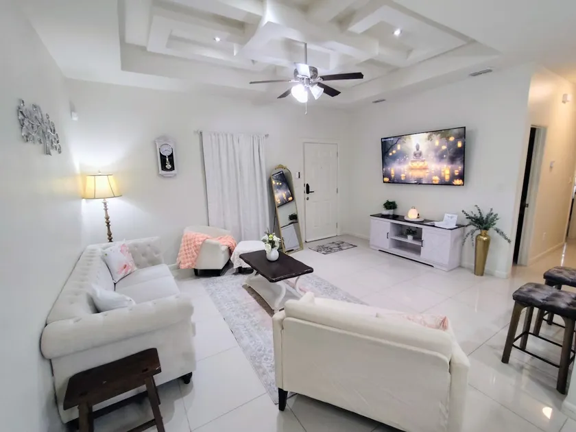 Comfortable & Homey Stay | Close to Everything. - Image 1