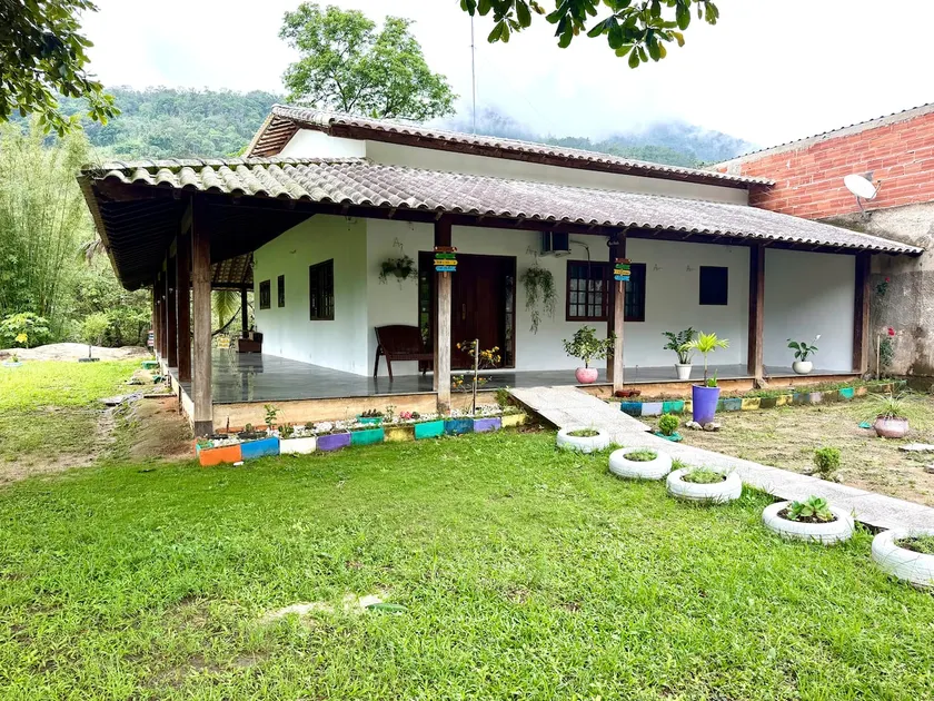 Comfortable house with waterfall and natural pools - Image 1