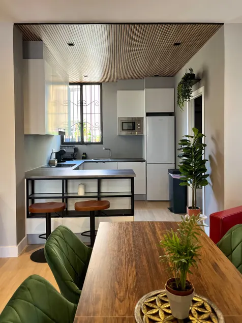 Charming boutique apartment 5 minutes from the subway - Image 1