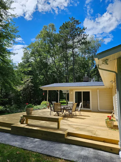 Creekside Forest Retreat Sauna & Deck, L2+ EV - Image 1