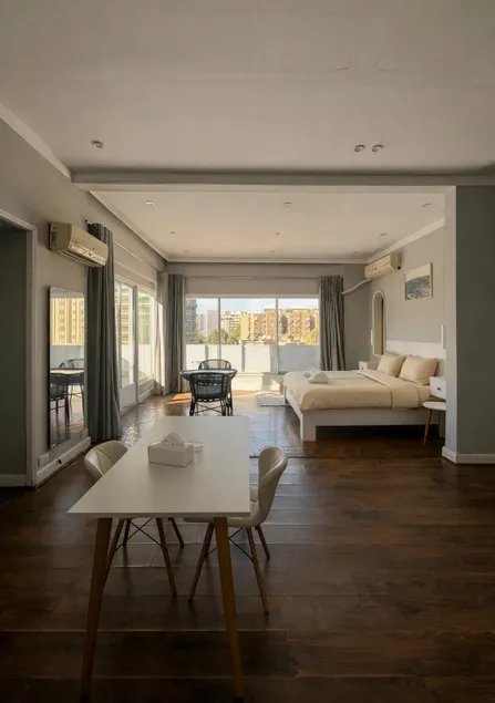 Luxury 5-Star Stay in Cairo Downtown Garden City - Steps from the Nile & All Top Attractions - Image 1