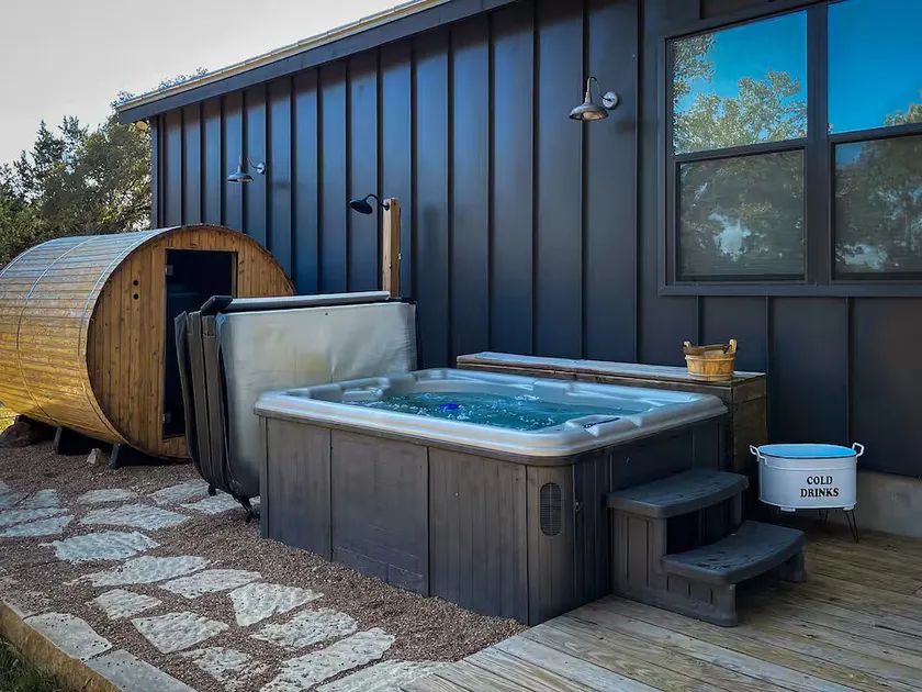 Secluded Hill Country Getaway w/Spa & Sauna - Image 1