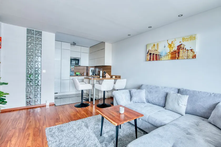 Exclusive city apartment in 1A-TOP location: Berlin-Mitte pure - Image 1