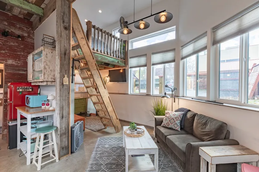 Hickory Hideaway - Image 1