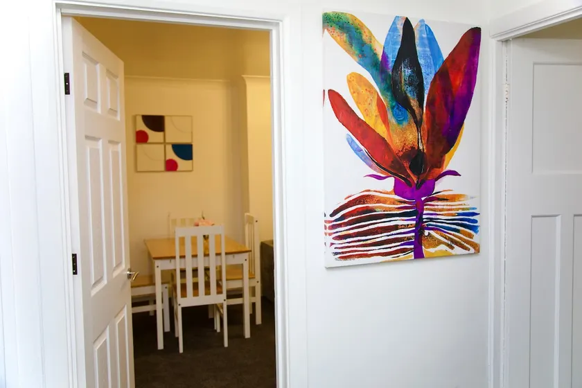 2 Bedroom Ground Floor Flat in Dartford with Free Parking - 20 minutes to London - Image 1