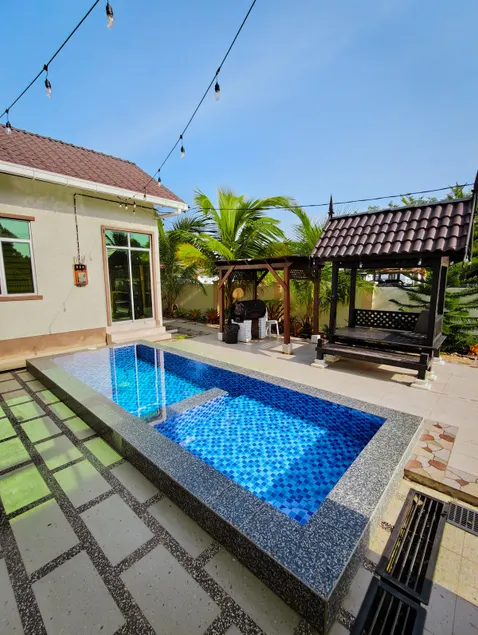 Cozy landed house with pool, Pandak Beach (Muslim) - Image 1