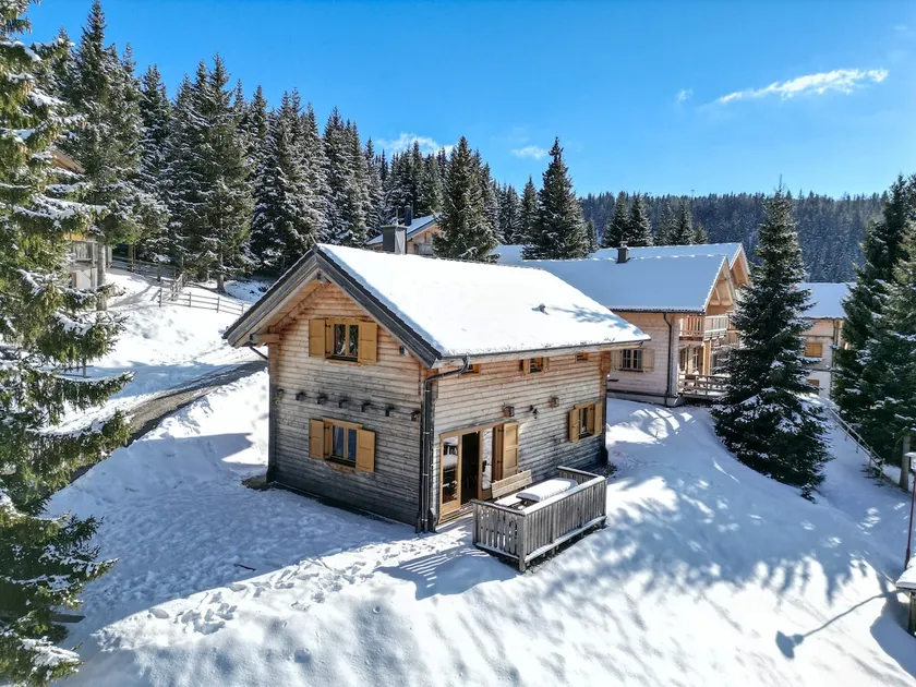 Excellent Chalet Koralpenrast – Skiing & Alpine panorama for 8 - Image 1
