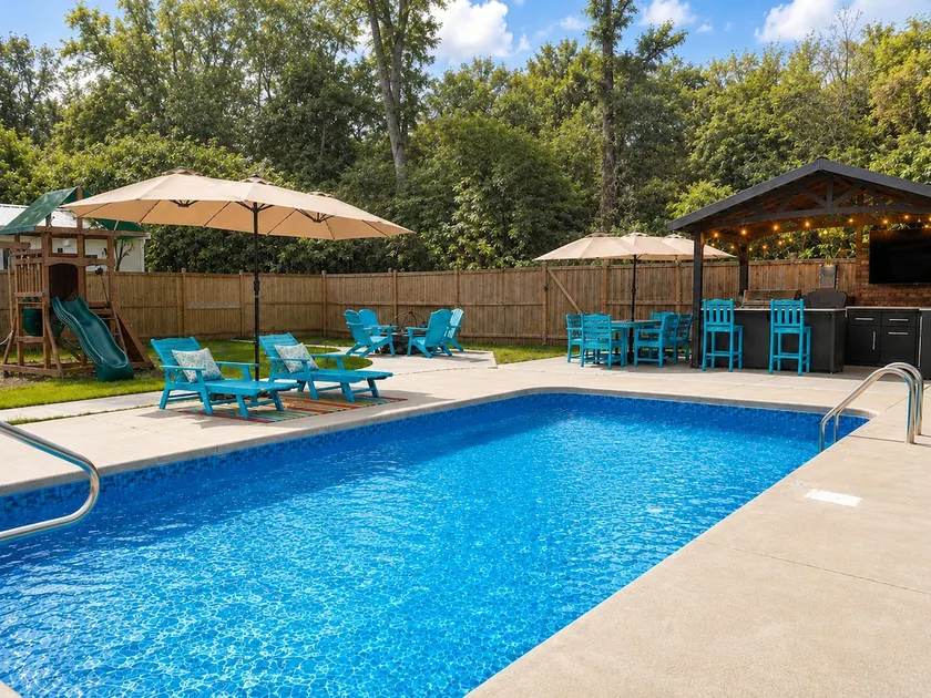 Private Pool and Fire Pit with Fast WiFi - Image 1