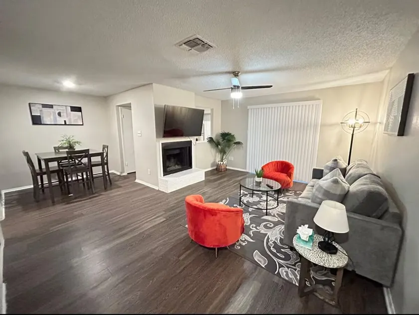 ATX Hideout • King Bed + Pool! - Image 1