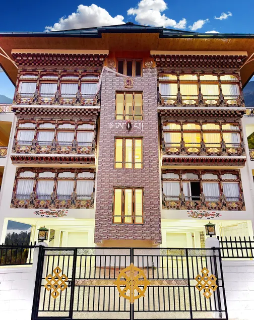 Appa Apartments - Image 1
