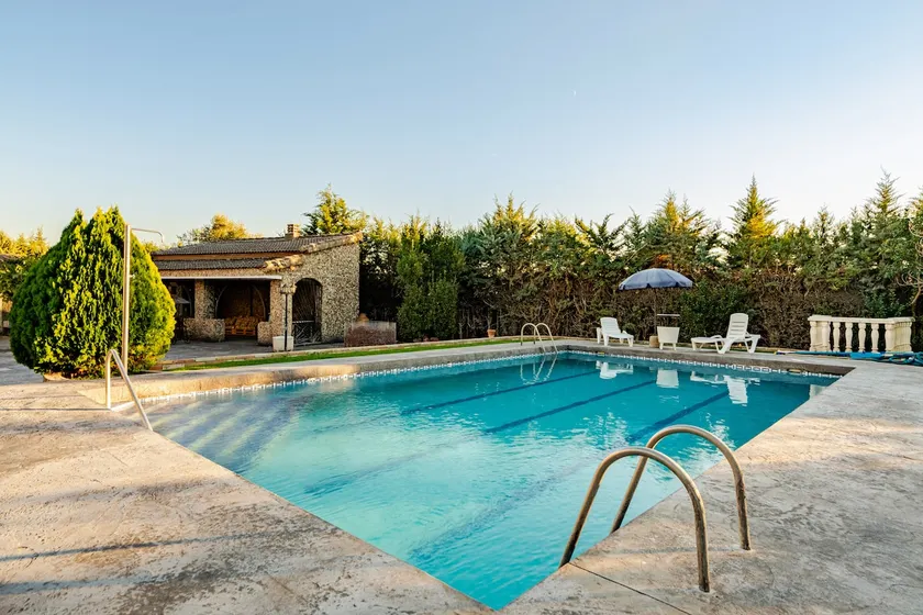 Luxury Villa | Salt Pool | Chill-Out | Madrid - Image 1