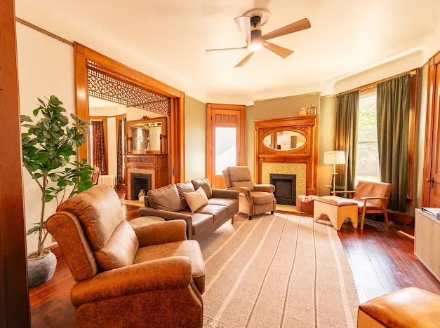 The Market Manor - Image 1