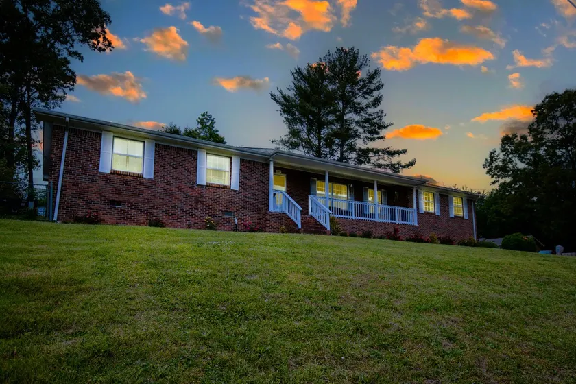 Comfy 3BR Hideaway Near Chattanooga! - Image 1