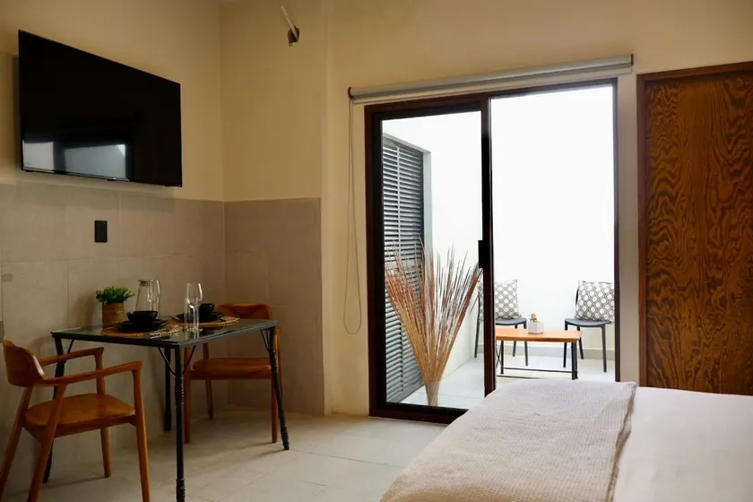 Loft with Classic Design in León's Historic Center - Image 1