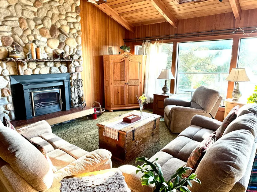 Ocean views-forest home, hot tub - Image 1