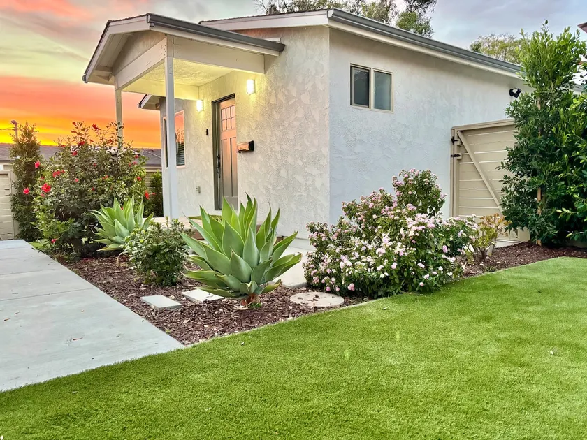Entire House, English garden, Private Driveway - Image 1
