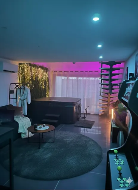 Les Bermudes Private Spa (Loveroom) - Image 1