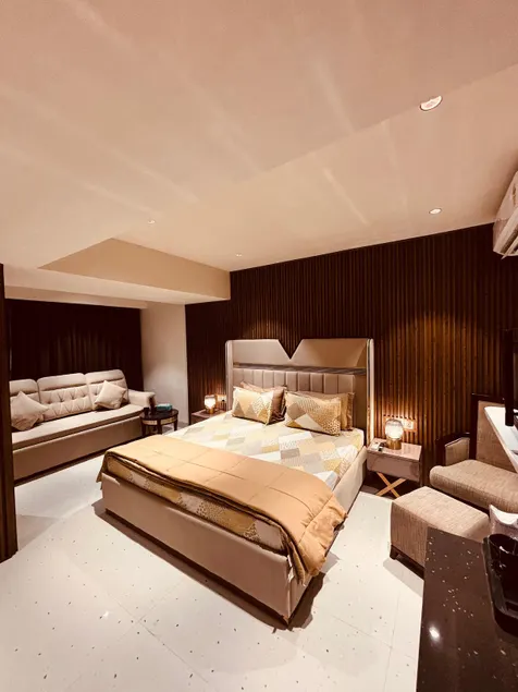 Presidential suite with attached kitchen no. 8 - Image 1